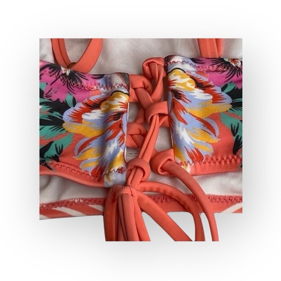 Minkpink ☀︎︎ High Neck Lace Up Back Halter Bikini Top ☀︎︎ Pink Floral Print ☀︎︎ - Picture 13 of 16